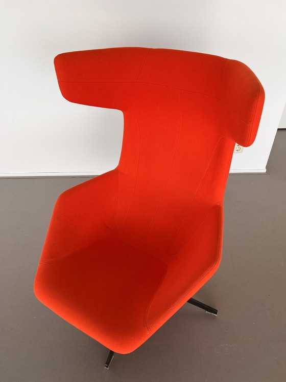 Image 1 of Fauteuil Moroso take a line for a walk