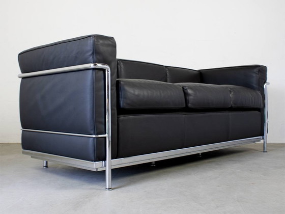 Image 1 of Cassina Lc2 3 -Seater Design Lecorbusier Leather/Black