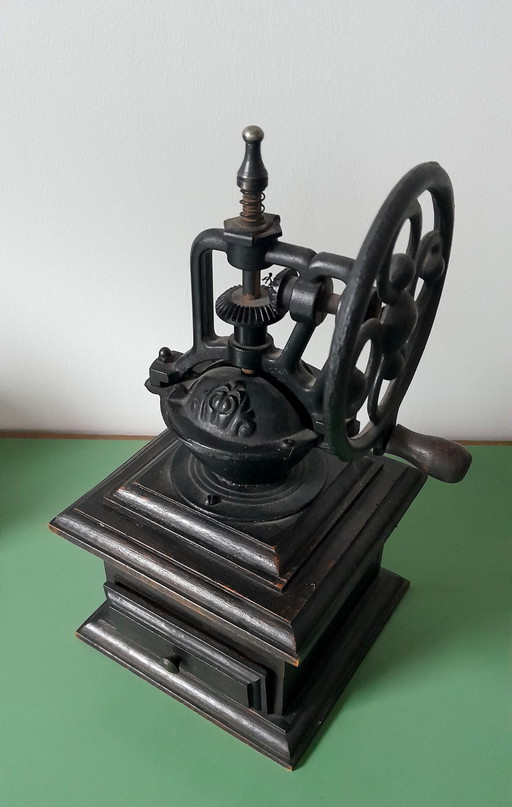 Hand-Cranked Coffee Grinder