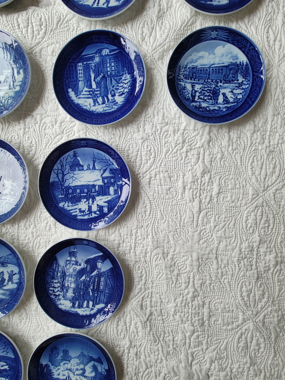 Image 1 of Set Of 10 Royal Copenhagen Christmas Plates, Complete Decades 1960 - 1970 - 1990