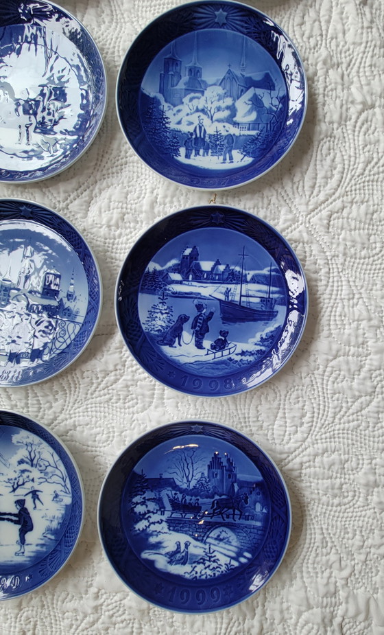 Image 1 of Set Of 10 Royal Copenhagen Christmas Plates, Complete Decades 1960 - 1970 - 1990