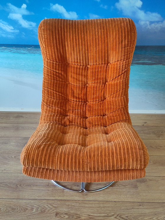 Image 1 of Fauteuil en velours côtelé orange