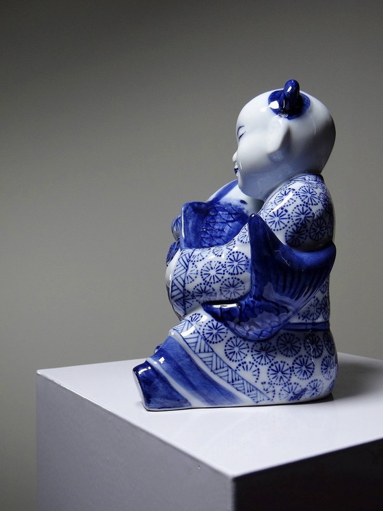 Image 1 of Subject Porcelaine Chinoise Bleu Et Blanche "Garçon À La Carpe" 70-80'S