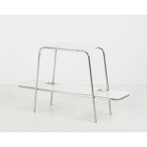 Tavolino portafiori vintage Bauhaus cromato con vetro opalino bianco, anni '30