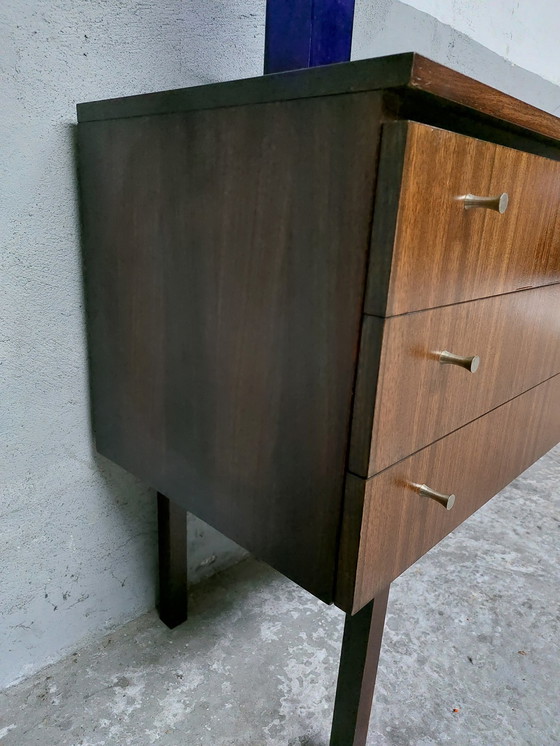 Image 1 of Buffet vintage du milieu du siècle