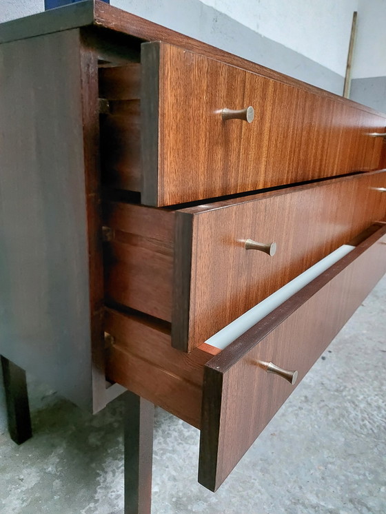 Image 1 of Buffet vintage du milieu du siècle