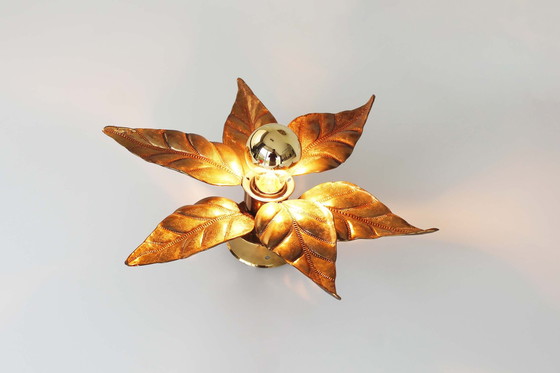 Image 1 of 1X Vintage Hollywood Regency Brass Flower Wall Light