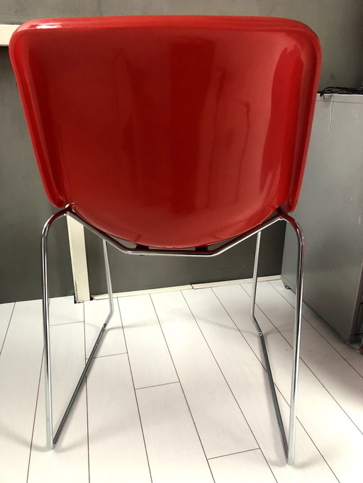 Artifort Spirit Chair Beso Bucket Chair Red