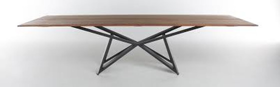 Image 1 of Bert Plantagie Stella dining table