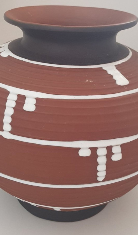 Image 1 of Vaso Brown Shards con smalto bianco colante, anni '50