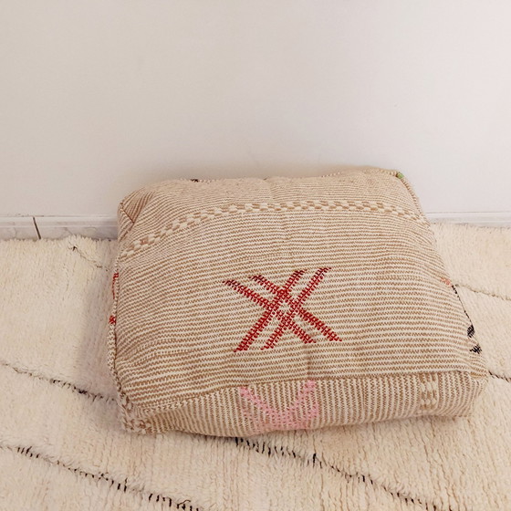 Image 1 of Berber cushion