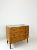 Commode vintage remise à neuf de Suède