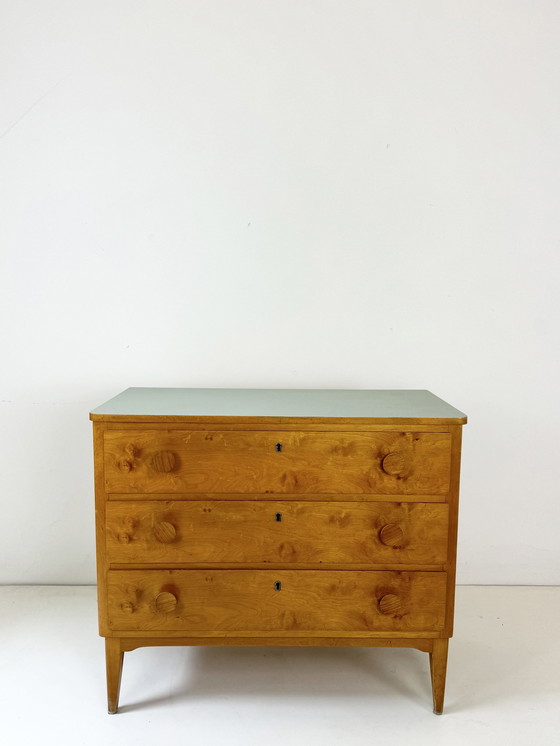 Image 1 of Commode vintage remise à neuf de Suède