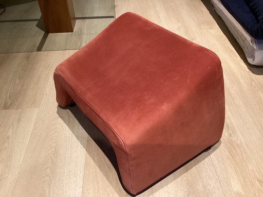 1 Leolux Akhnaton Armchair