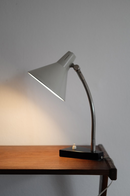 Hala H.Th. YES Busquet lamp