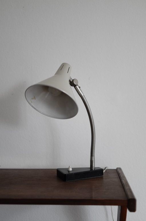 Hala H. Th. J. A. Busquet lampe