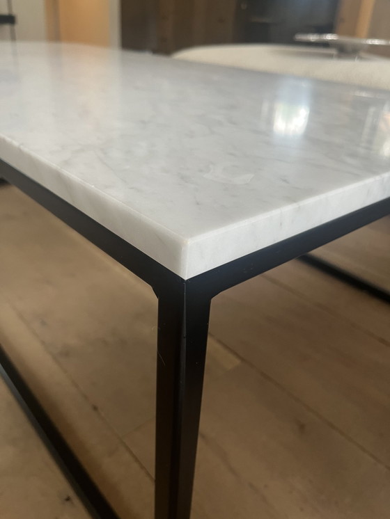 Image 1 of Coffee table carrara marble