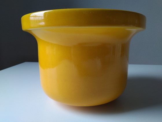 Image 1 of Triangle Huizen Holland, Laren, ochre yellow bowl, Bowl