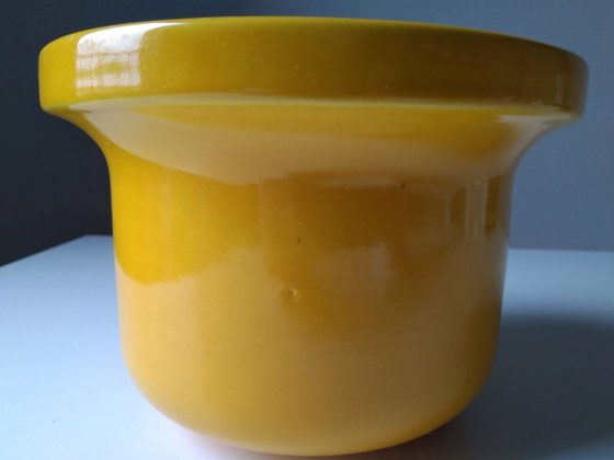 Image 1 of Triangle Huizen Holland, Laren, ochre yellow bowl, Bowl