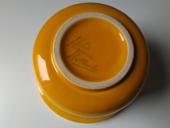 Image 1 of Triangle Huizen Holland, Laren, ochre yellow bowl, Bowl