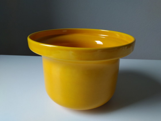 Image 1 of Triangle Huizen Holland, Laren, ochre yellow bowl, Bowl