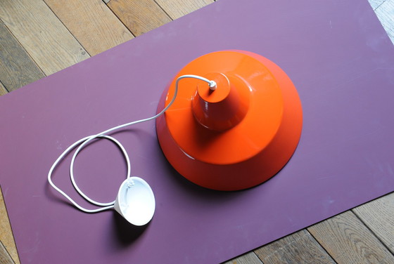 Image 1 of Lampe suspendue Louis Poulsen en émail orange foncé