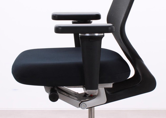 Image 1 of Vitra Meda Pro office chair black