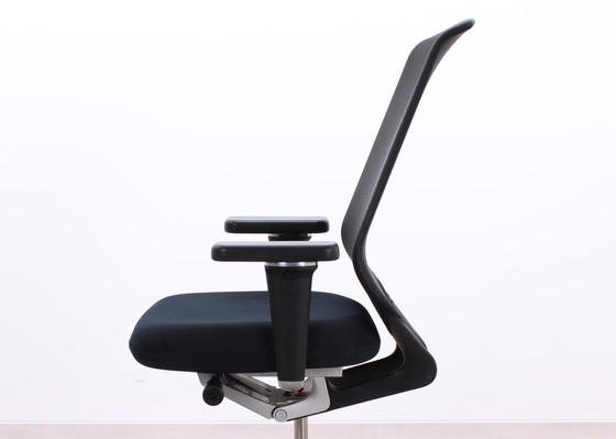 Image 1 of Vitra Meda Pro office chair black