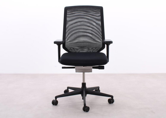 Image 1 of Vitra Meda Pro office chair black