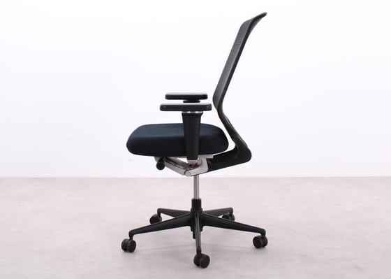 Image 1 of Vitra Meda Pro office chair black