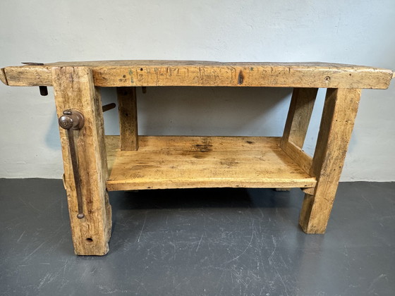 Image 1 of Charmante table de travail C1920