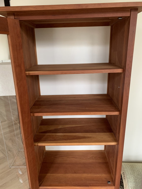 Image 1 of Vetrina vintage in legno di ciliegio