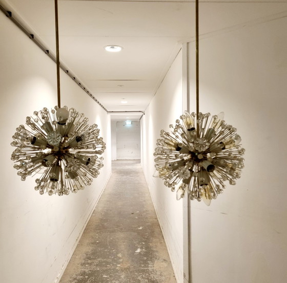 Image 1 of Set di 2 lampadari Snowball Starburst Sputnik di Emil Stejnar per Rupert Nikoll, anni '60. 