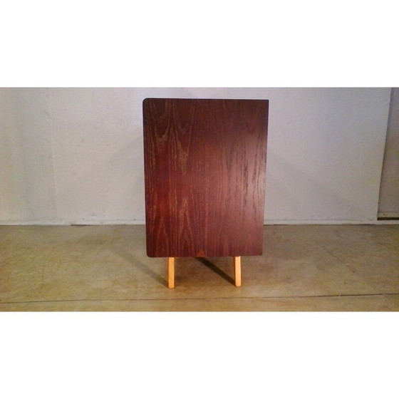 Image 1 of Cassettiera retrò vintage in legno, rovere tinto, nei colori verde e marrone di Jiří Jiroutka, 1960