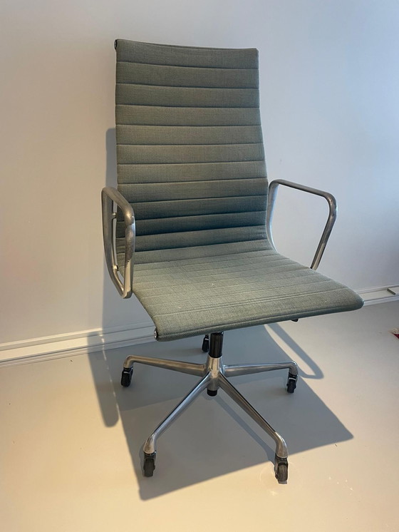 Image 1 of Vitra EA119 office chair