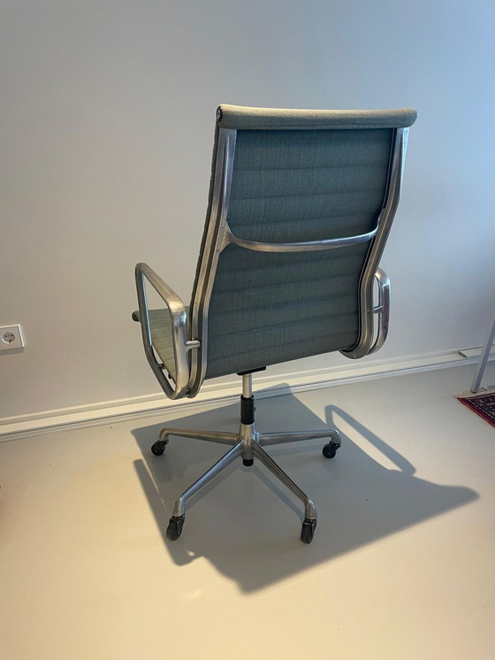 Image 1 of Vitra EA119 office chair