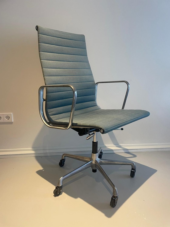 Image 1 of Vitra EA119 office chair