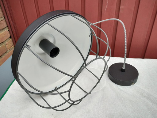 Lamp matte black with grid