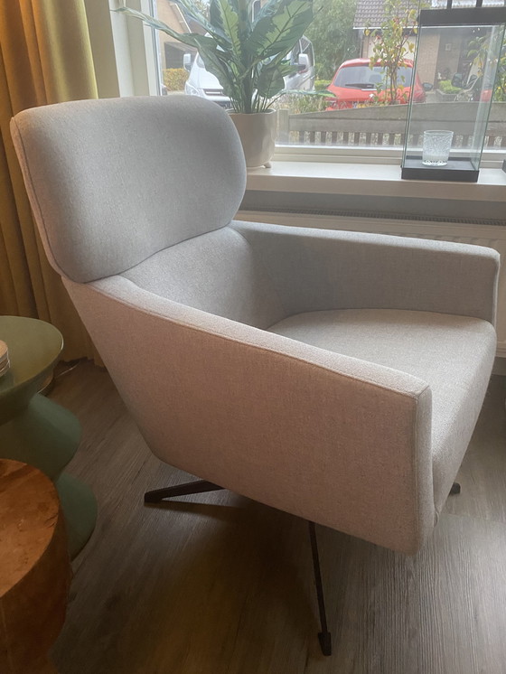 Image 1 of Swivel Armchair Pebble Light Gray With Black Cross Base