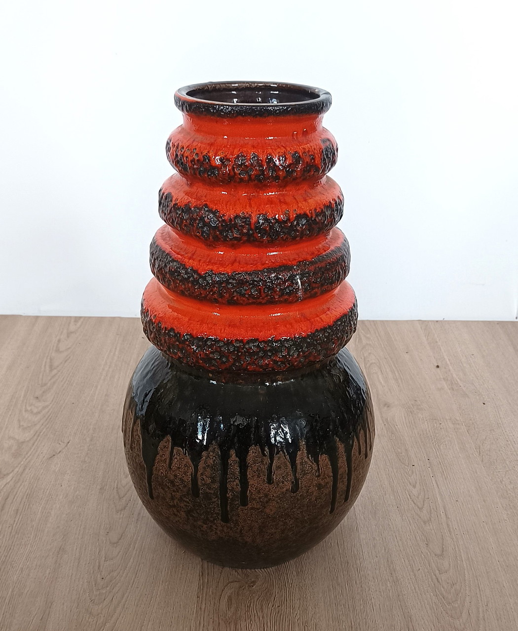 Scheurich floor vase fat lava 269-53 | €129 | Whoppah