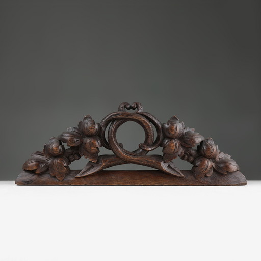 Antique Oak Pediment With Hand-Carved Oak Leaves, 1850