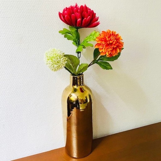 Bottle vase with silk flowers gold 31 cm