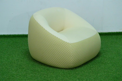 Artifort Swam design armchair