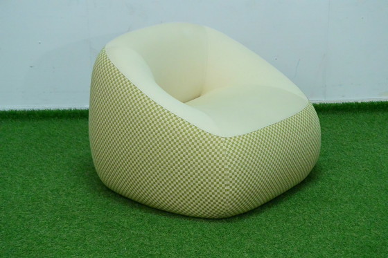 Image 1 of Artifort Swam design armchair