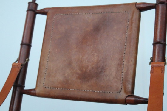 Image 1 of Offieciers stoel - wood and leather upholstery - Military Campaign style