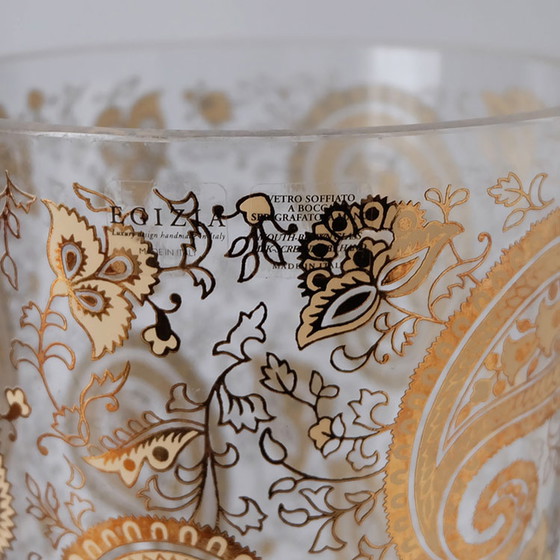 Image 1 of Egizia Italia. Vaso conico in vetro con una decorazione elaborata color oro.