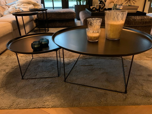 2 B&B Italia coffee tables round