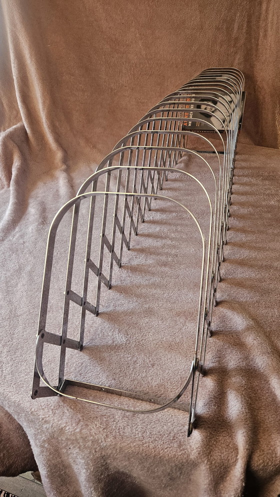 Image 1 of Diseño de estante de lectura o de discos