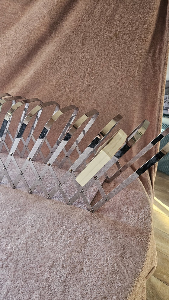 Image 1 of Diseño de estante de lectura o de discos