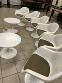 6x Tulip Chairs And 2 Tulip Tables